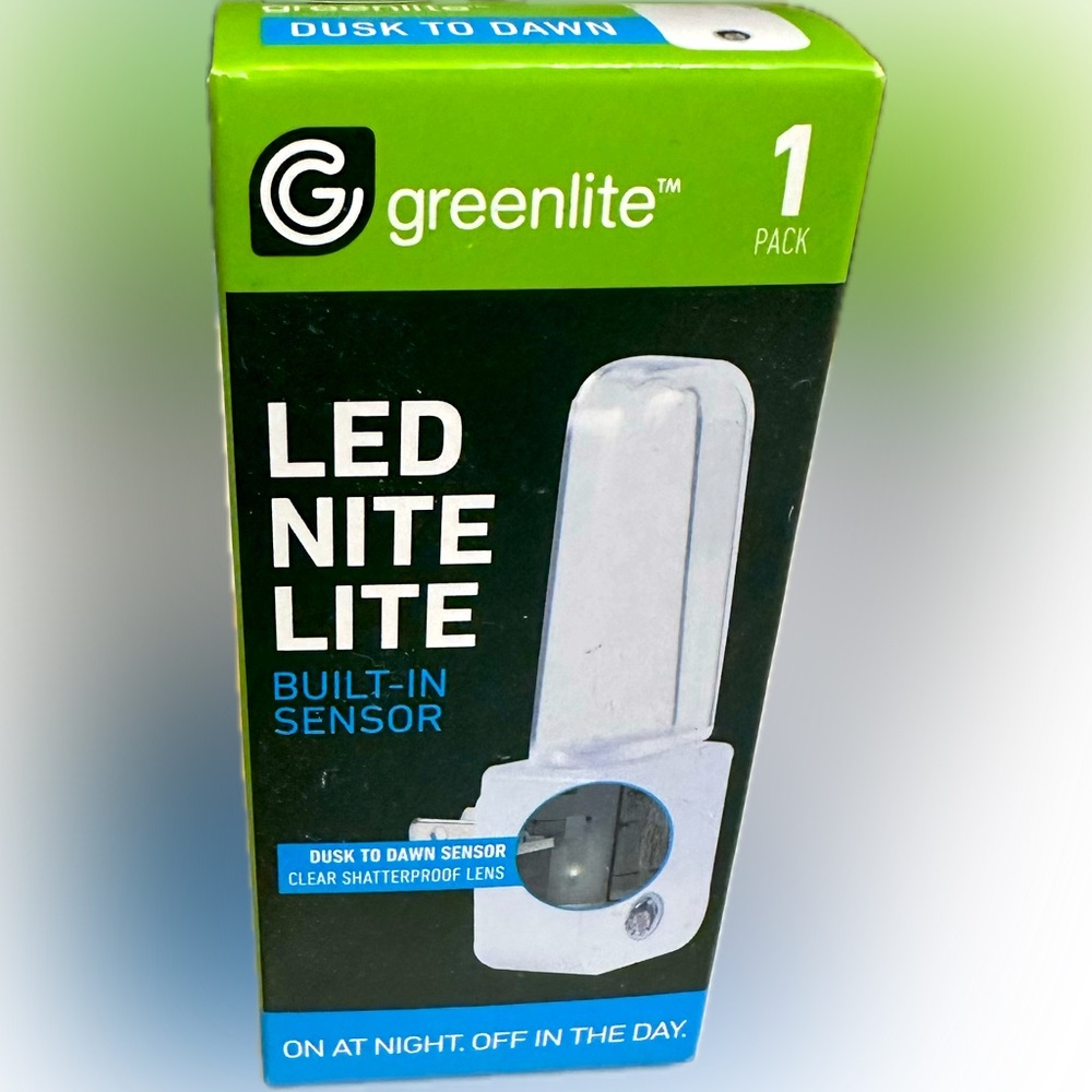 GREENLITE LED NITE LITE BUILT IN SENSOR SAFE SAFETY KIDS CHILDREN SENIORS WHITE
